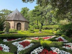 Elizabethan Gardens photo