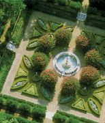 Elizabethan Gardens photo