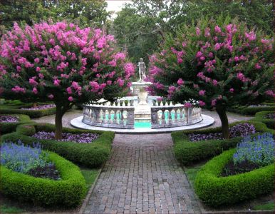 Fountain at The Elizabethan Gardens in Manteo, NC