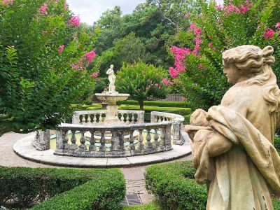 Elizabethan Gardens photo