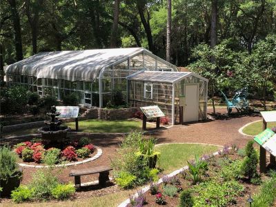 Elizabethan Gardens photo